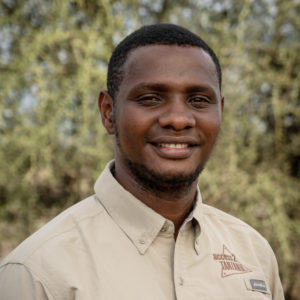 lukas-tanzania-safari-staff