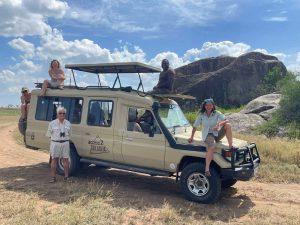 tanzania-safari-vehicle